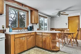22 Hagerstown Rd, Warwick, RI 02886 - Photo 2