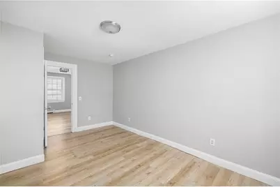 82 Burnside Avenue, Newport, RI 02840 - Photo 14