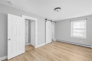82 Burnside Ave, Newport, RI 02840 - Photo 4