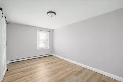 82 Burnside Avenue, Newport, RI 02840 - Photo 6