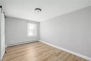 82 Burnside Ave, Newport, RI 02840 - Photo 6