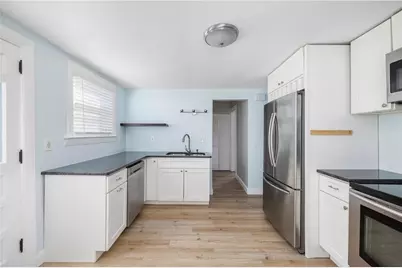 82 Burnside Avenue, Newport, RI 02840 - Photo 10
