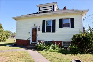 133 Wampanoag Trl, East Providence, RI 02915 - Photo 4