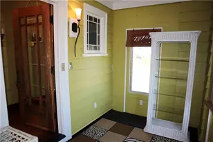 133 Wampanoag Trl, East Providence, RI 02915 - Photo 6