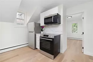 28 Young St, Newport, RI 02840 - Photo 10