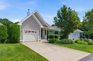 7 Daisy Ln, Coventry, RI 02816 - Photo 2