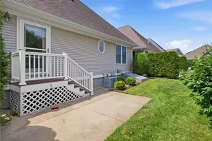 7 Daisy Ln, Coventry, RI 02816 - Photo 4