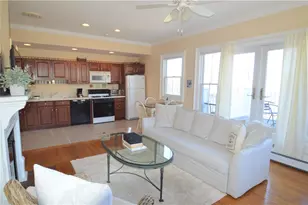 398 Wolcott Ave, Middletown, RI 02842 - Photo 14