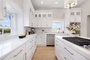 41 School St, Newport, RI 02840 - Photo 8