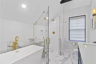 11 Sunshine Ct, Newport, RI 02840 - Photo 14