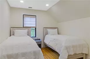 11 Sunshine Ct, Newport, RI 02840 - Photo 16