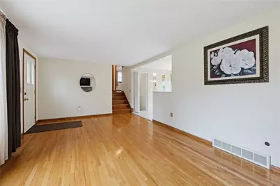 31 Benjamin Avenue, Cranston, RI 02920 - Photo 4