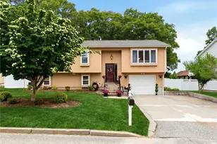 9 Daisy Ct, Cranston, RI 02920 - Photo 1