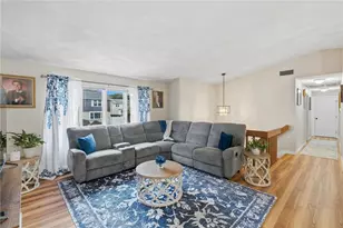 9 Daisy Ct, Cranston, RI 02920 - Photo 10