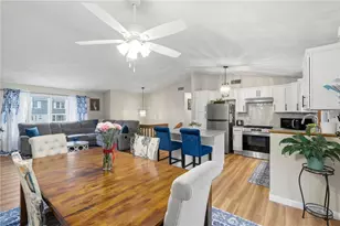 9 Daisy Ct, Cranston, RI 02920 - Photo 6