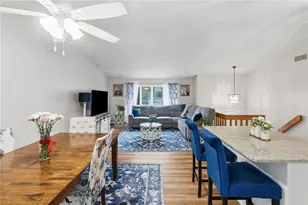 9 Daisy Ct, Cranston, RI 02920 - Photo 8