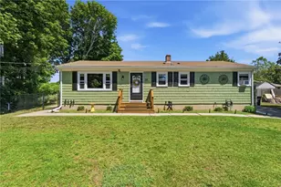 25 Meadow Lark Dr, Westerly, RI 02891 - Photo 2
