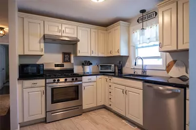 243 Warner Brook Drive, Warwick, RI 02889 - Photo 16