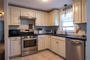 243 Warner Brook Dr, Warwick, RI 02889 - Photo 16
