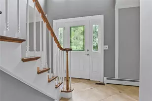 2360 Middle Rd, East Greenwich, RI 02818 - Photo 12