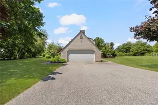 227 Prospect Ave, Middletown, RI 02842 - Photo 34