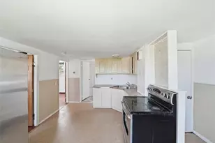 87 Manton St, Pawtucket, RI 02861 - Photo 14