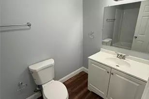 10 Saratoga Ave, Pawtucket, RI 02861 - Photo 18