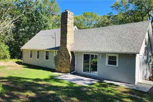 943 Wordens Pond Rd, South Kingstown, RI 02879 - Photo 2