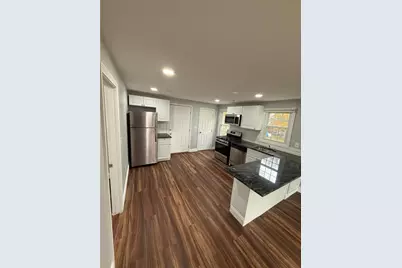 10 Saratoga Avenue, Pawtucket, RI 02861 - Photo 4