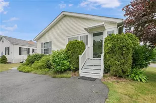 4 Nightingale Ln, Tiverton, RI 02878 - Photo 2