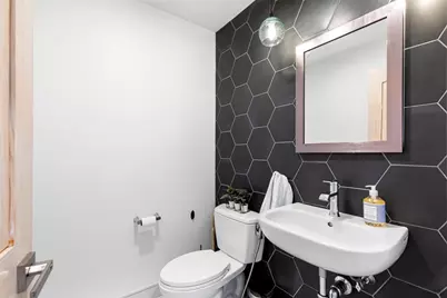 10 Blanding Avenue, Barrington, RI 02806 - Photo 16
