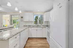 500 3rd Beach Rd, Middletown, RI 02842 - Photo 4