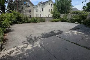 10 La Vaughn St, Providence, RI 02909 - Photo 4