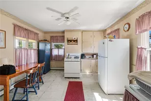 35 Woodlawn Ave, Pawtucket, RI 02860 - Photo 18