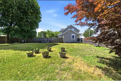 35 Woodlawn Avenue, Pawtucket, RI 02860 - Photo 32