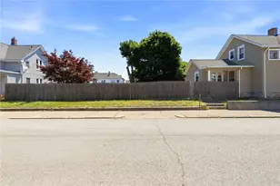35 Woodlawn Ave, Pawtucket, RI 02860 - Photo 36
