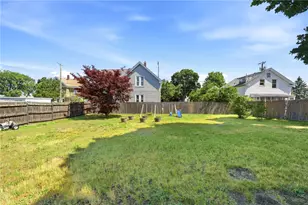 35 Woodlawn Ave, Pawtucket, RI 02860 - Photo 30