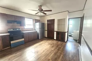 256 Japonica St, Pawtucket, RI 02860 - Photo 4