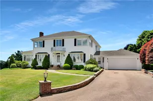 7 Jenckes Ct, Narragansett, RI 02882 - Photo 1