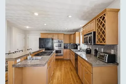 133 Sandringham Avenue, Providence, RI 02908 - Photo 14
