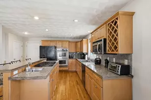 133 Sandringham Ave, Providence, RI 02908 - Photo 14