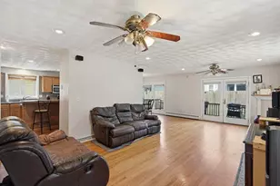 133 Sandringham Ave, Providence, RI 02908 - Photo 4