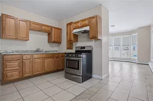 6 Bloomingdale Ave, Pawtucket, RI 02860 - Photo 2
