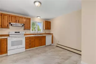 94 Ridgewood Rd, Middletown, RI 02842 - Photo 10