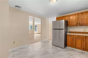 94 Ridgewood Rd, Middletown, RI 02842 - Photo 8