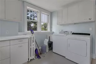 45 Hazard Ave, Providence, RI 02906 - Photo 32