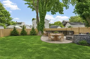 31 Prescott Hall Rd, Newport, RI 02840 - Photo 4