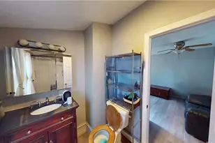 69 Kenway Ave, Warwick, RI 02889 - Photo 8