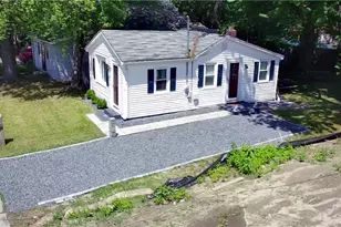 69 Kenway Ave, Warwick, RI 02889 - Photo 4