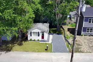 69 Kenway Ave, Warwick, RI 02889 - Photo 12